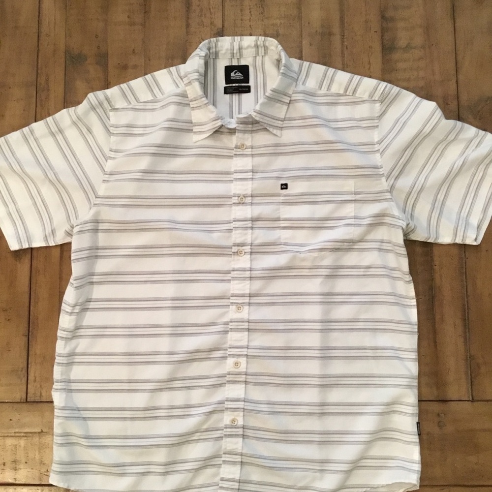 Quiksilver Men's White Striped Short-Sleeve Button-Up Shirt